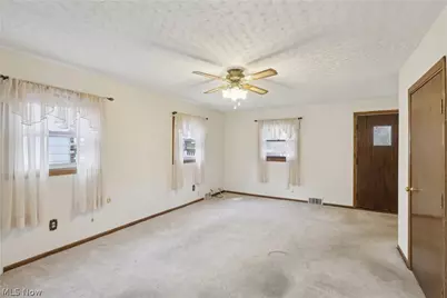 402 Yager Road, New Franklin, OH 44216 - Photo 16