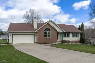 1389 N Milburn Square NE, Bolivar, OH 44612 - Photo 2