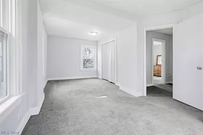 102 E Brookside Avenue, Akron, OH 44301 - Photo 16