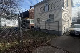 942 E 130th St, Loveland, OH 44108 - Photo 2