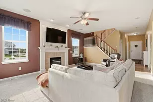 214 Gatwick Grove Cir, Wadsworth, OH 44281 - Photo 12