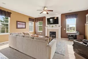 214 Gatwick Grove Cir, Wadsworth, OH 44281 - Photo 10