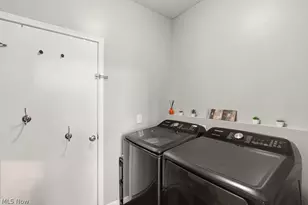214 Gatwick Grove Cir, Wadsworth, OH 44281 - Photo 20