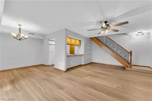 10446 Independence Dr, North Royalton, OH 44133 - Photo 2