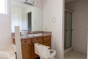 7571 Pleasant Run Dr, Green Hills, OH 44131 - Photo 28