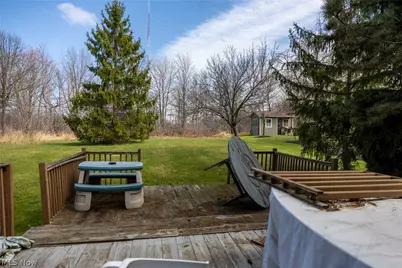 7571 Pleasant Run Drive, Green Hills, OH 44131 - Photo 8