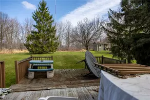 7571 Pleasant Run Dr, Green Hills, OH 44131 - Photo 8