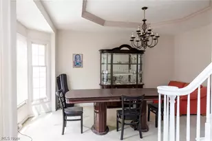 7571 Pleasant Run Dr, Green Hills, OH 44131 - Photo 12