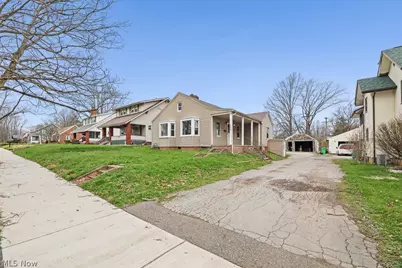 1073 Parkside Drive, Alliance, OH 44601 - Photo 28