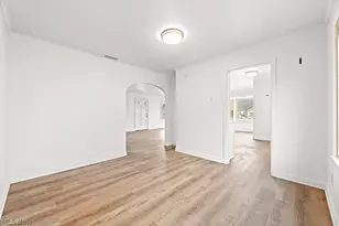 1073 Parkside Dr, Alliance, OH 44601 - Photo 12