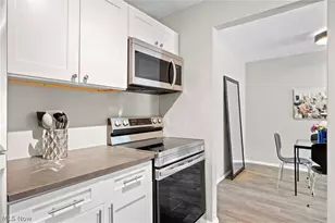 10528 Clifton Blvd, Loveland, OH 44102 - Photo 8