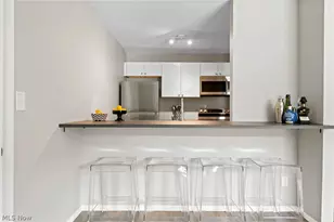 10528 Clifton Blvd, Loveland, OH 44102 - Photo 4