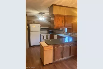 1436 Forrest Drive, Barberton, OH 44203 - Photo 4