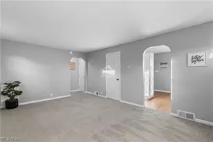 955 Iona Ave, Akron, OH 44314 - Photo 6