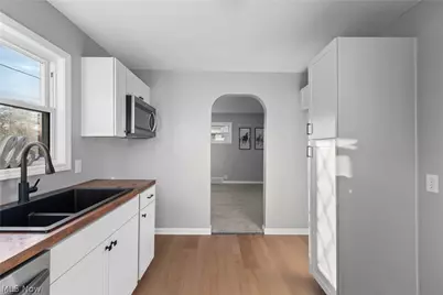 955 Iona Avenue, Akron, OH 44314 - Photo 8