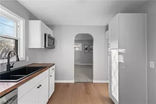 955 Iona Ave, Akron, OH 44314 - Photo 8