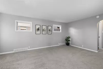 955 Iona Avenue, Akron, OH 44314 - Photo 4