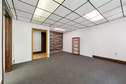 70 4th Street NW, Barberton, OH 44203 - Photo 16