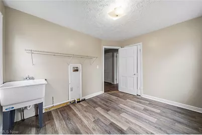 729 W Main Street, Geneva, OH 44041 - Photo 12