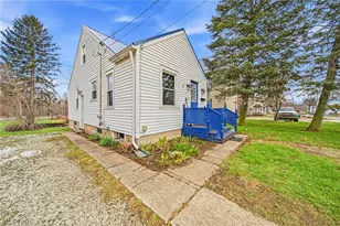 729 W Main St, Geneva, OH 44041 - Photo 4