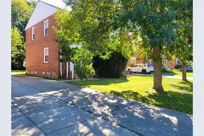 255 E 250th Street, Euclid, OH 44132 - Photo 2