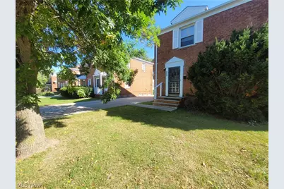 255 E 250th Street, Euclid, OH 44132 - Photo 1