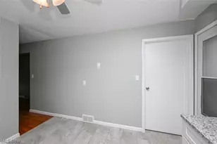 5838 Harter Home Dr, Akron, OH 44319 - Photo 16