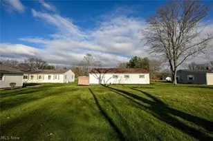 5838 Harter Home Dr, Akron, OH 44319 - Photo 12