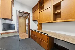 70 4th St NW, Barberton, OH 44203 - Photo 20