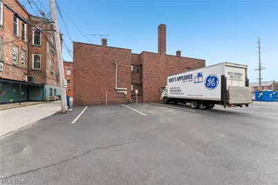 70 4th Street NW, Barberton, OH 44203 - Photo 34