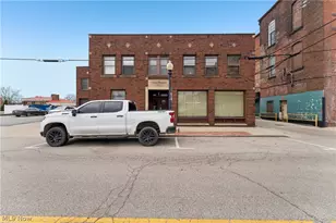 70 4th St NW, Barberton, OH 44203 - Photo 2