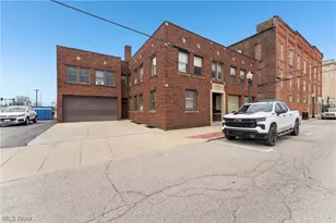 70 4th St NW, Barberton, OH 44203 - Photo 1