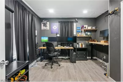 994 Moeller Avenue, Akron, OH 44307 - Photo 12