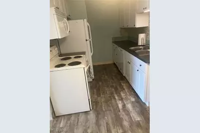 26187 Raintree Boulevard #C5, Olmsted Falls, OH 44138 - Photo 8