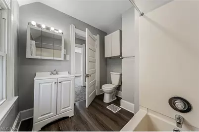 703 E River Street, Elyria, OH 44035 - Photo 8