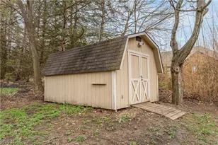 210 Cypress Ave, Louisville, OH 44641 - Photo 6