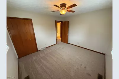 2286 Stonecreek Road SW, New Philadelphia, OH 44663 - Photo 12