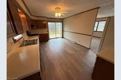 2286 Stonecreek Road SW, New Philadelphia, OH 44663 - Photo 8