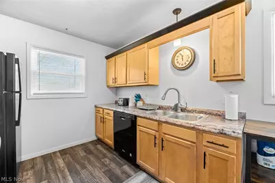 2225 Martha Avenue NE, Canton, OH 44705 - Photo 6