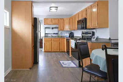 33850 Beachpark Drive, Eastlake, OH 44095 - Photo 10