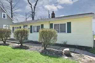 33850 Beachpark Dr, Eastlake, OH 44095 - Photo 4