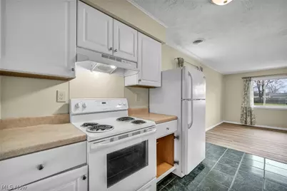 604 Bell Avenue, Elyria, OH 44035 - Photo 12