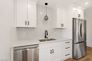 9415 Lawnfield Dr, Twinsburg, OH 44087 - Photo 6