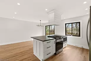 9415 Lawnfield Dr, Twinsburg, OH 44087 - Photo 10