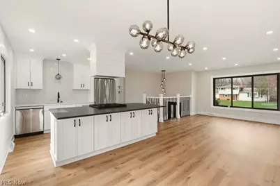 9415 Lawnfield Drive, Twinsburg, OH 44087 - Photo 4