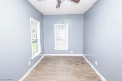 2391 27th Street SW, Akron, OH 44314 - Photo 8