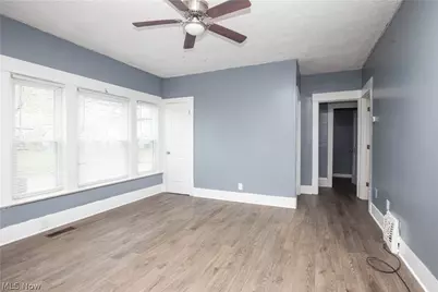 2391 27th Street SW, Akron, OH 44314 - Photo 2