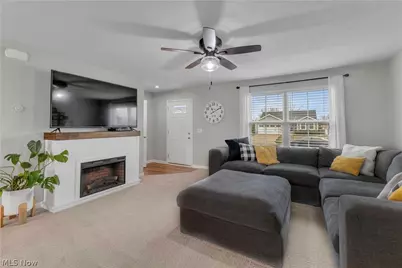 180 Wild Flower Drive, Elyria, OH 44035 - Photo 6