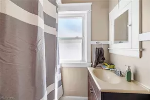 2114 Elbur Ave, Oakwood, OH 44107 - Photo 14