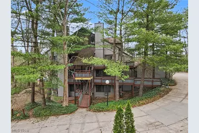 2197 Pinebrook Trail, Cuyahoga Falls, OH 44223 - Photo 2